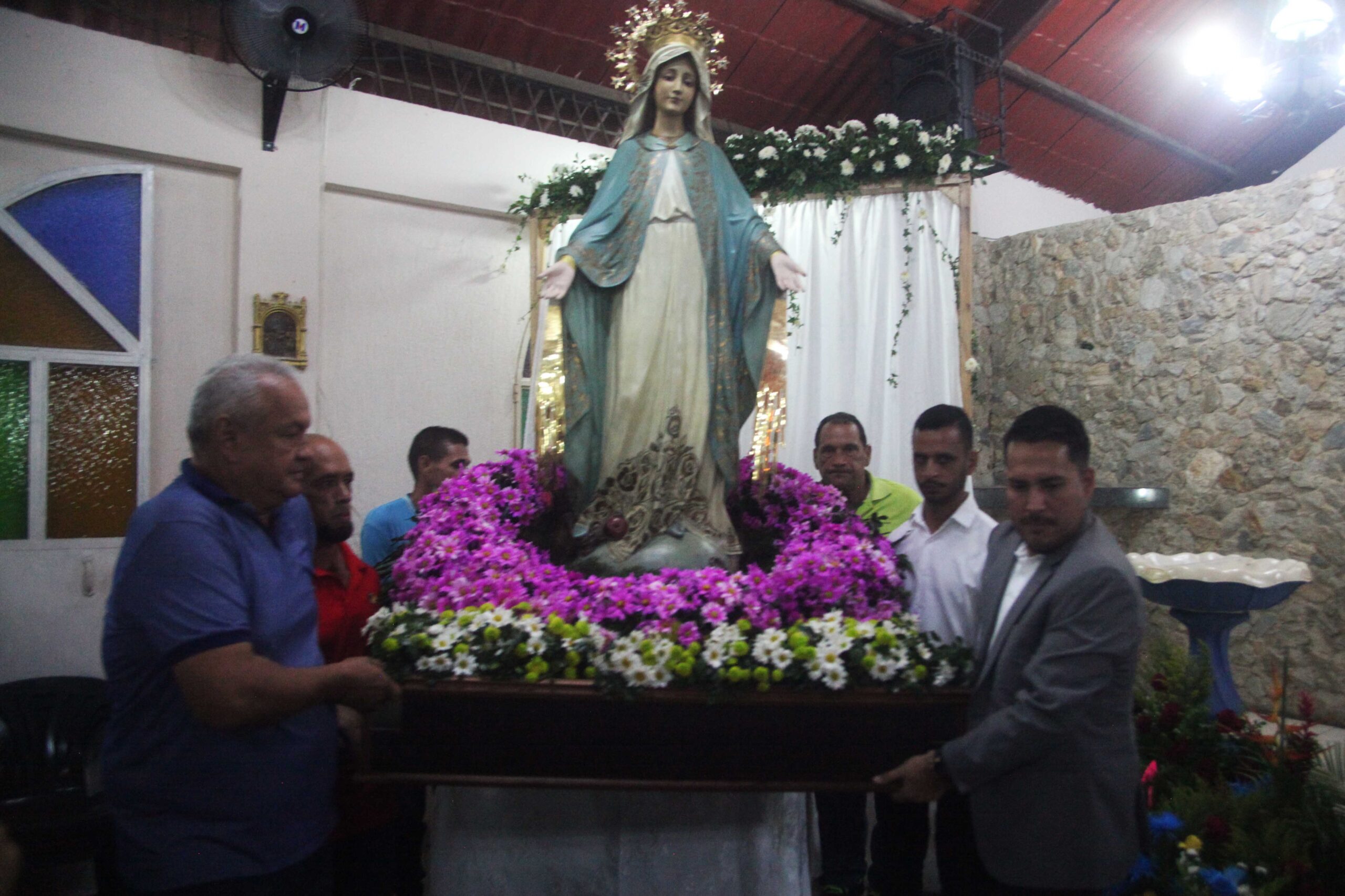 Católicos guacareños celebraron el día de la Virgen de la Medalla Milagrosa  - Alcaldía de Guacara